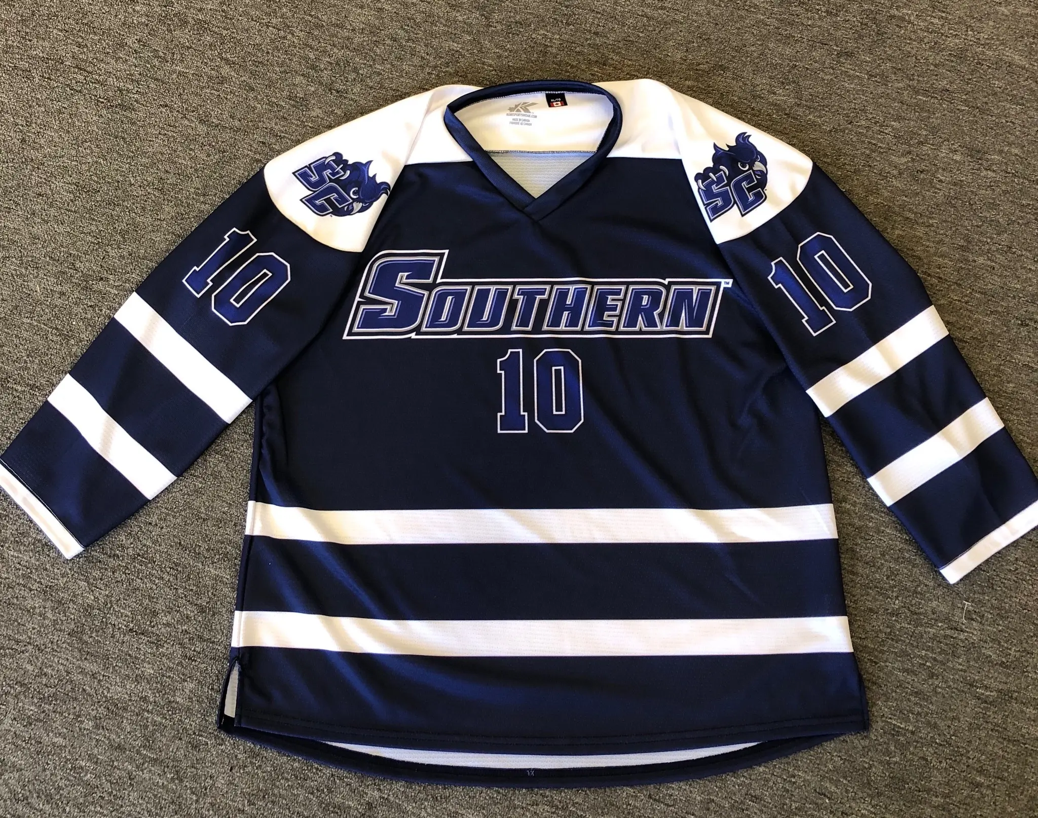Southern Connecticut State University navy hockey jersey